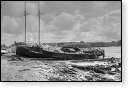 HDR Cimetiere a bateaux B&W scheepskerkhof scheepswrakken scheepswrak urbex quelmer rance bretagne frankrijk kerkhof schip schepen boot boten graffiti strand zwart wit foto